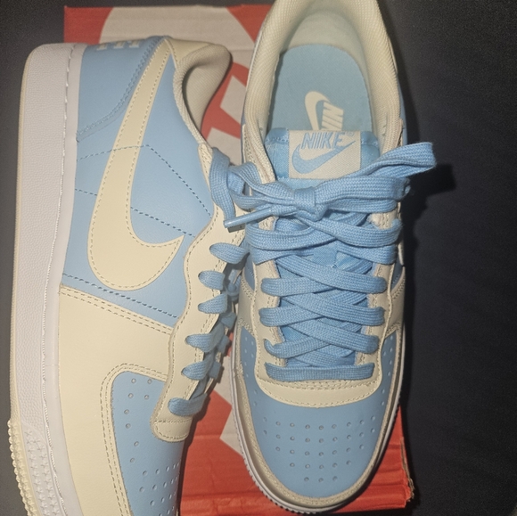 Nike - Picture 7 of 7